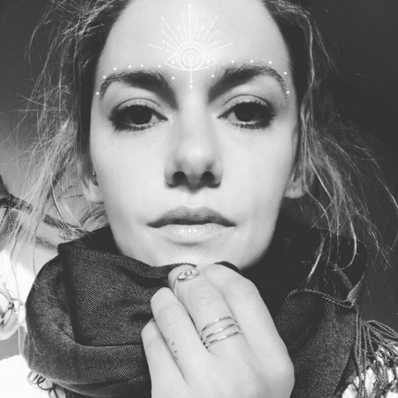 Hi!! I’m Amanda 🌙 - Picture 3 of 8